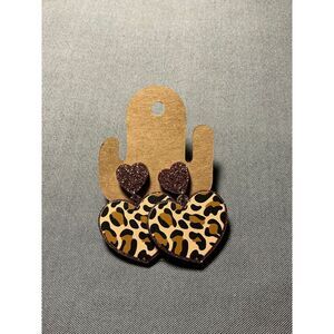 Leopard Print‎ Heart Wood Earrings